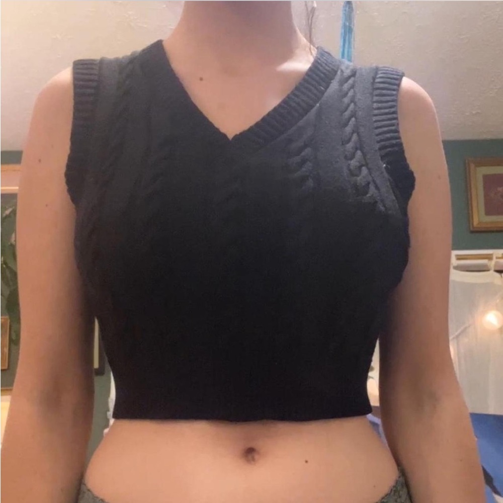 Black crop top